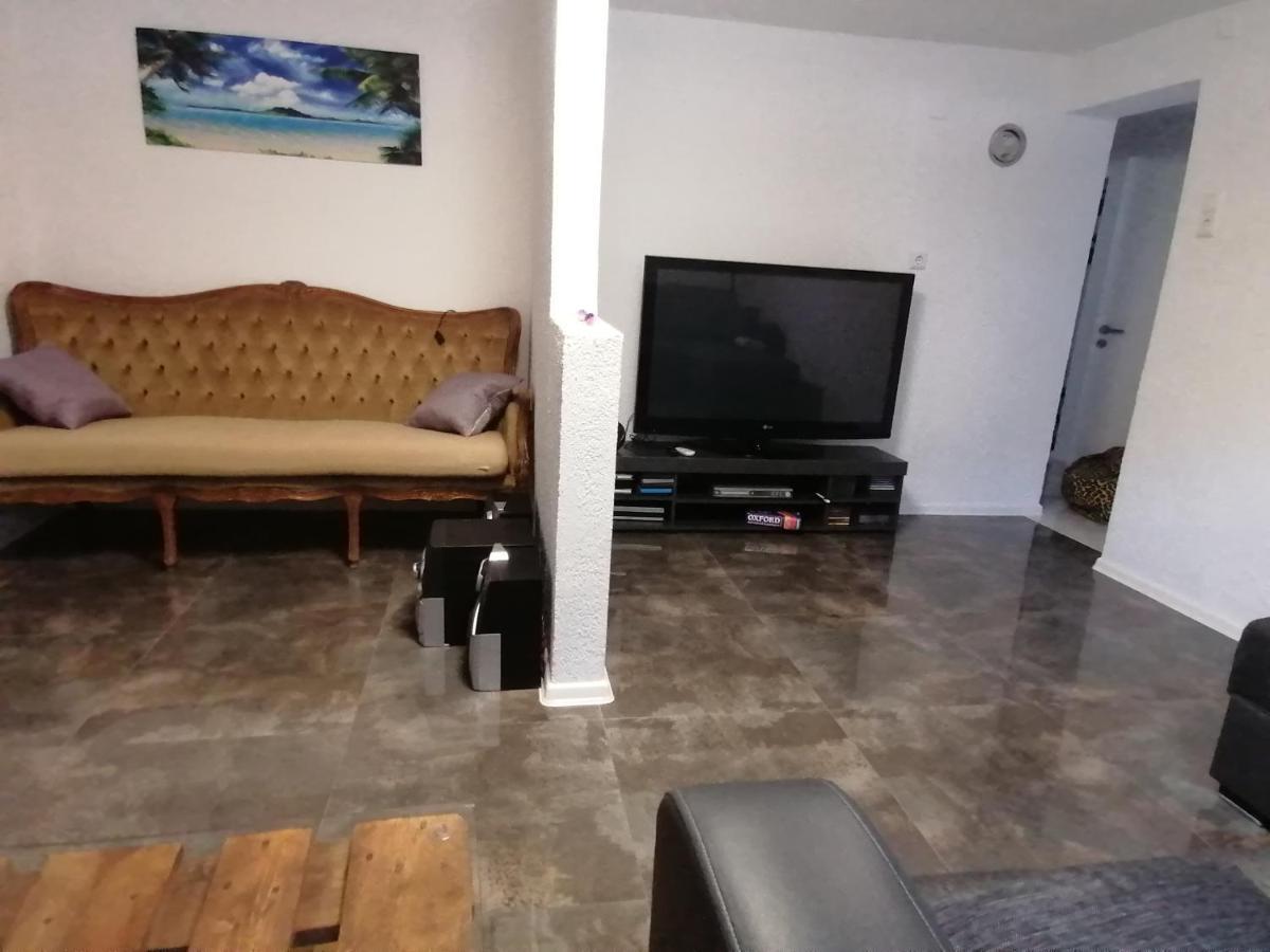 Schoene Einliegerwohnung In Hechingen Exteriör bild